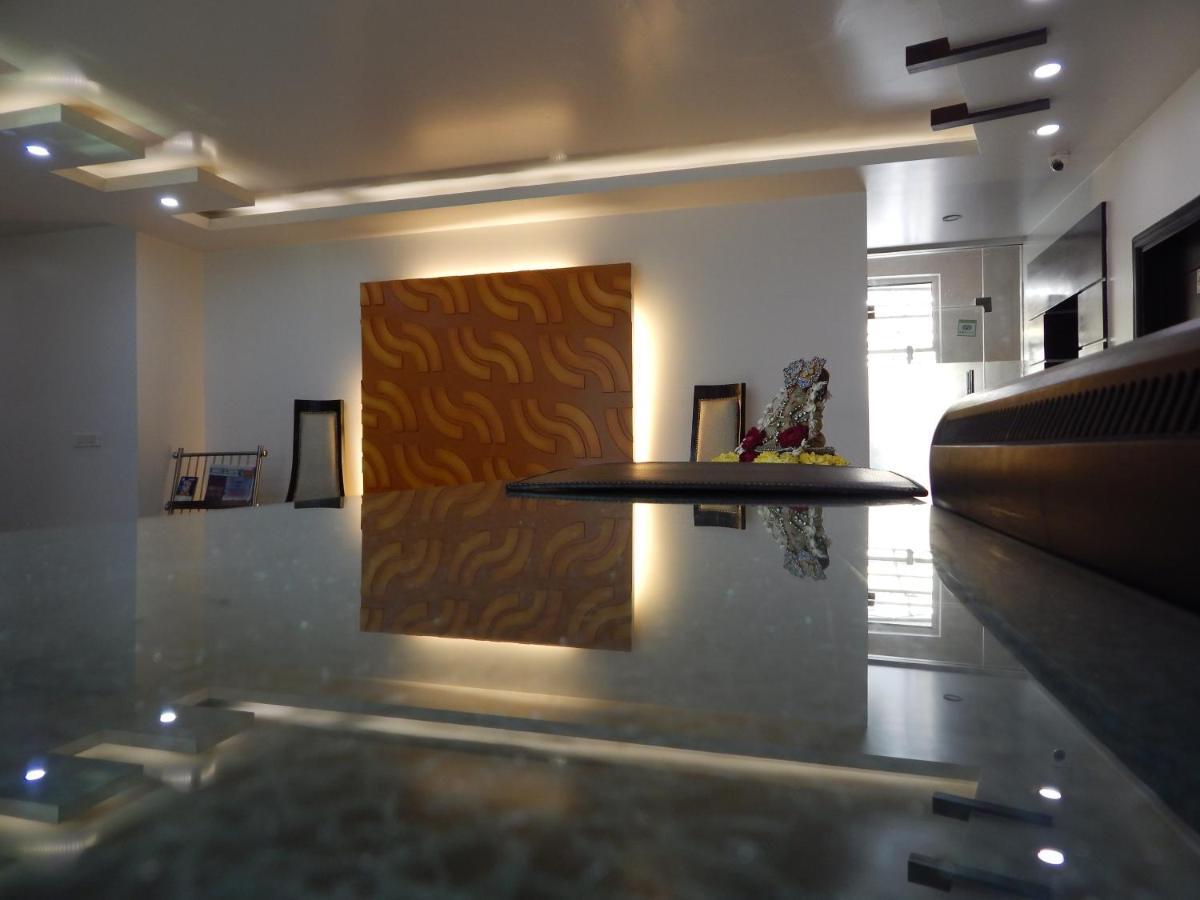Hotel The Marque มถุรา ภายนอก รูปภาพ
