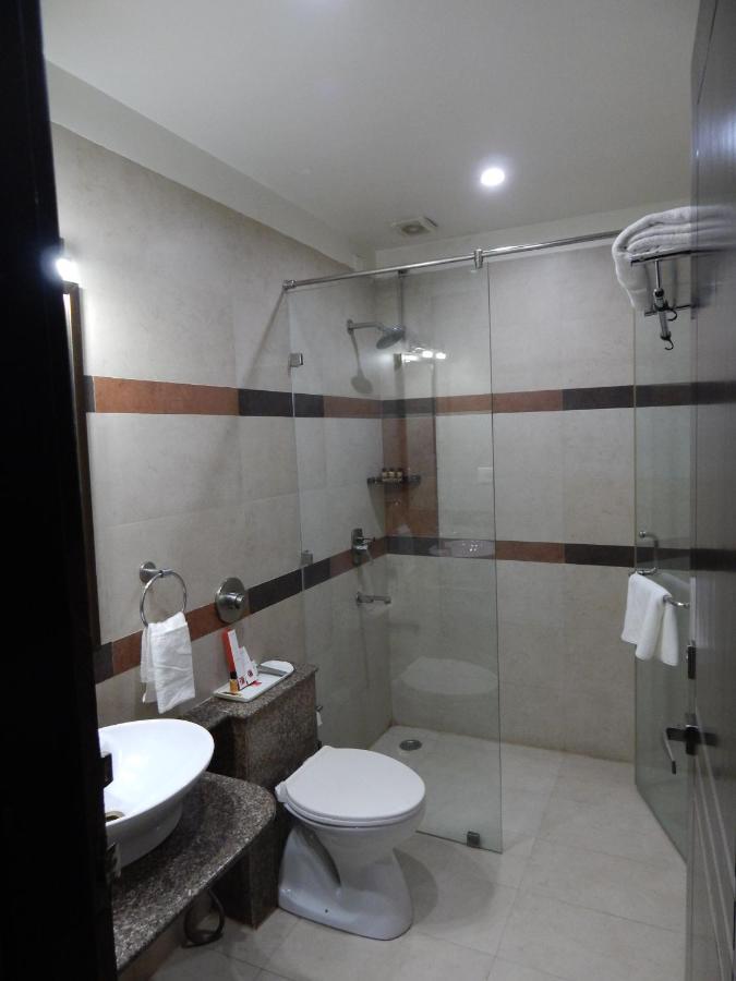 Hotel The Marque มถุรา ภายนอก รูปภาพ