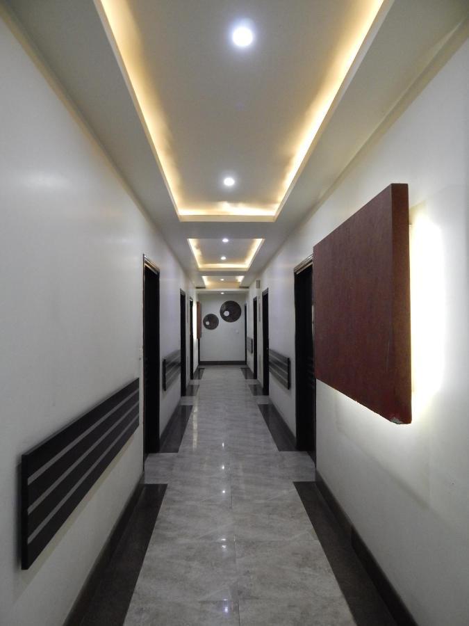 Hotel The Marque มถุรา ภายนอก รูปภาพ
